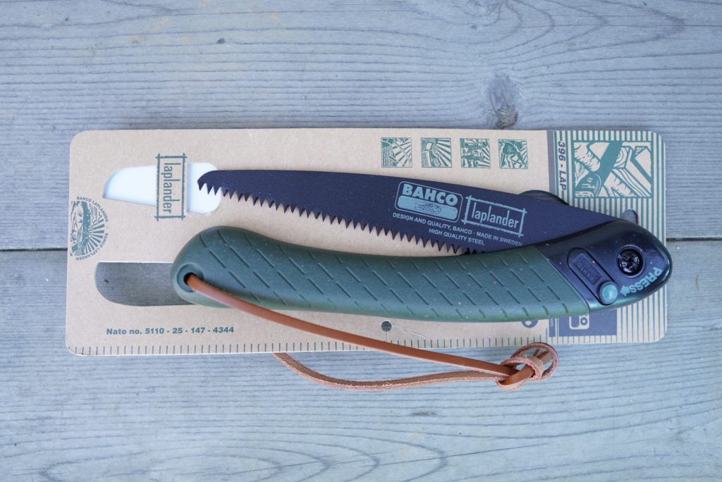 キャンプ用品に馴染む折り畳みノコギリ。BAHCO 396 Lap Lander